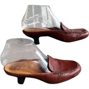 VTG Nurture Brown Leather Kitten Heel Mules Womens SZ 7.5 Y2K Classic Comfort